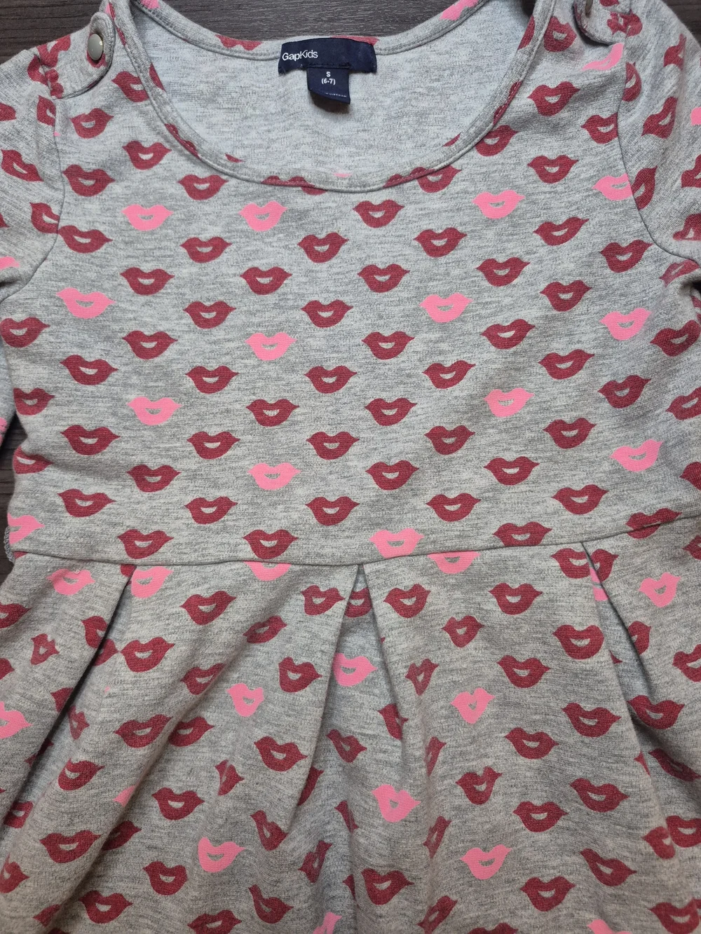 GAP Grey Knit Dress with Pink & Red Heart Print